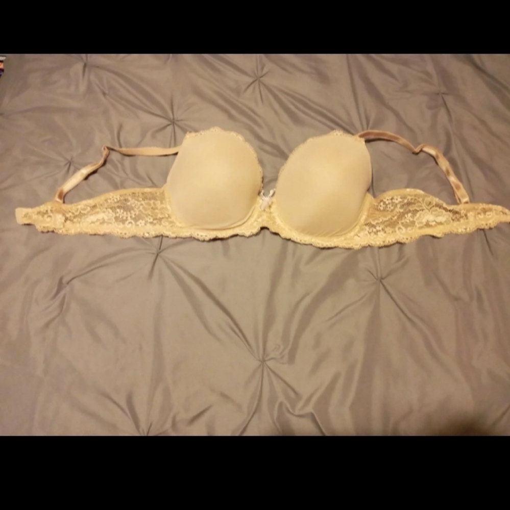 Victoria's Secret bra, 38C